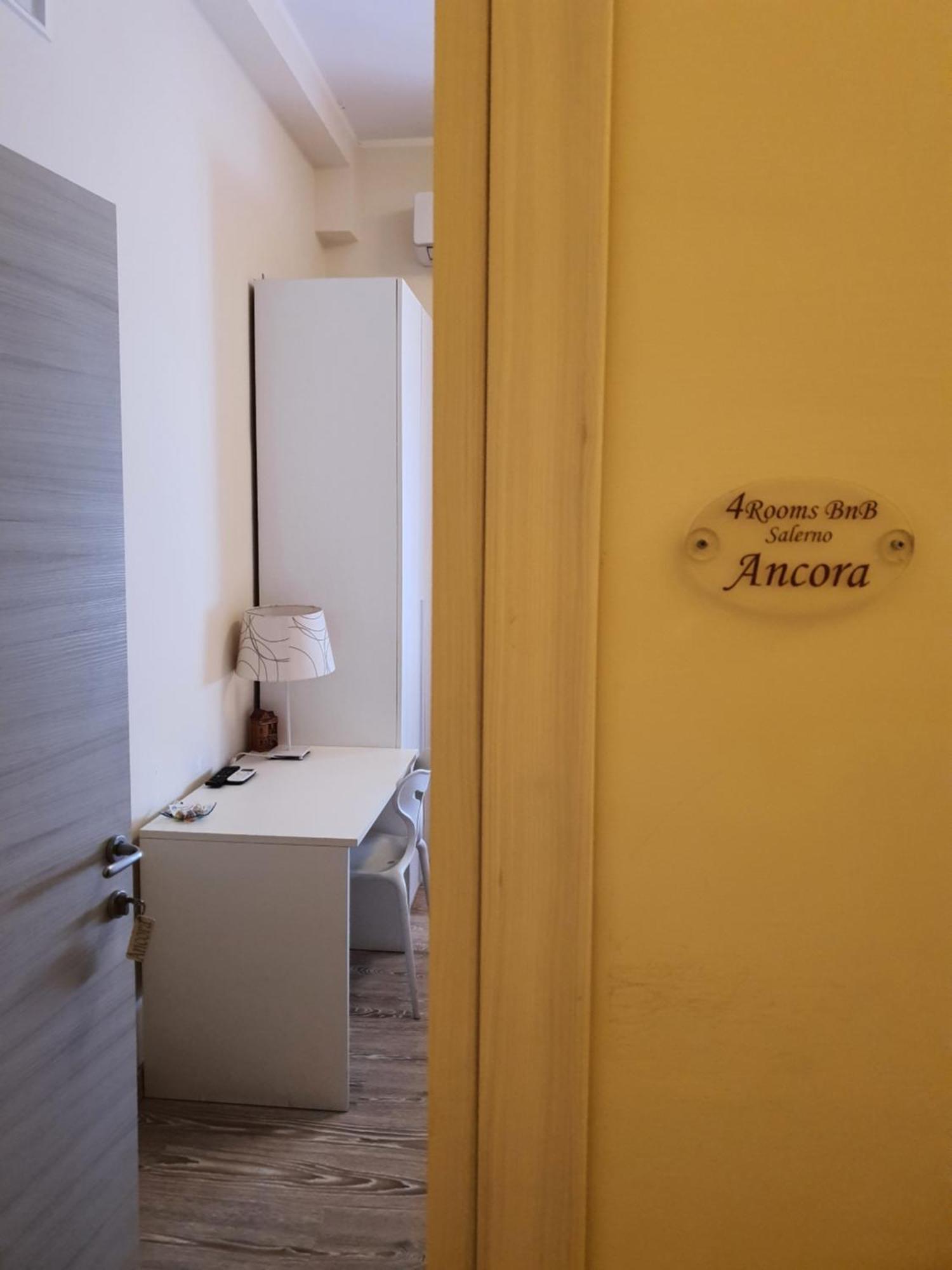 4Rooms Guest House Free Wi-Fi Salerno Ngoại thất bức ảnh