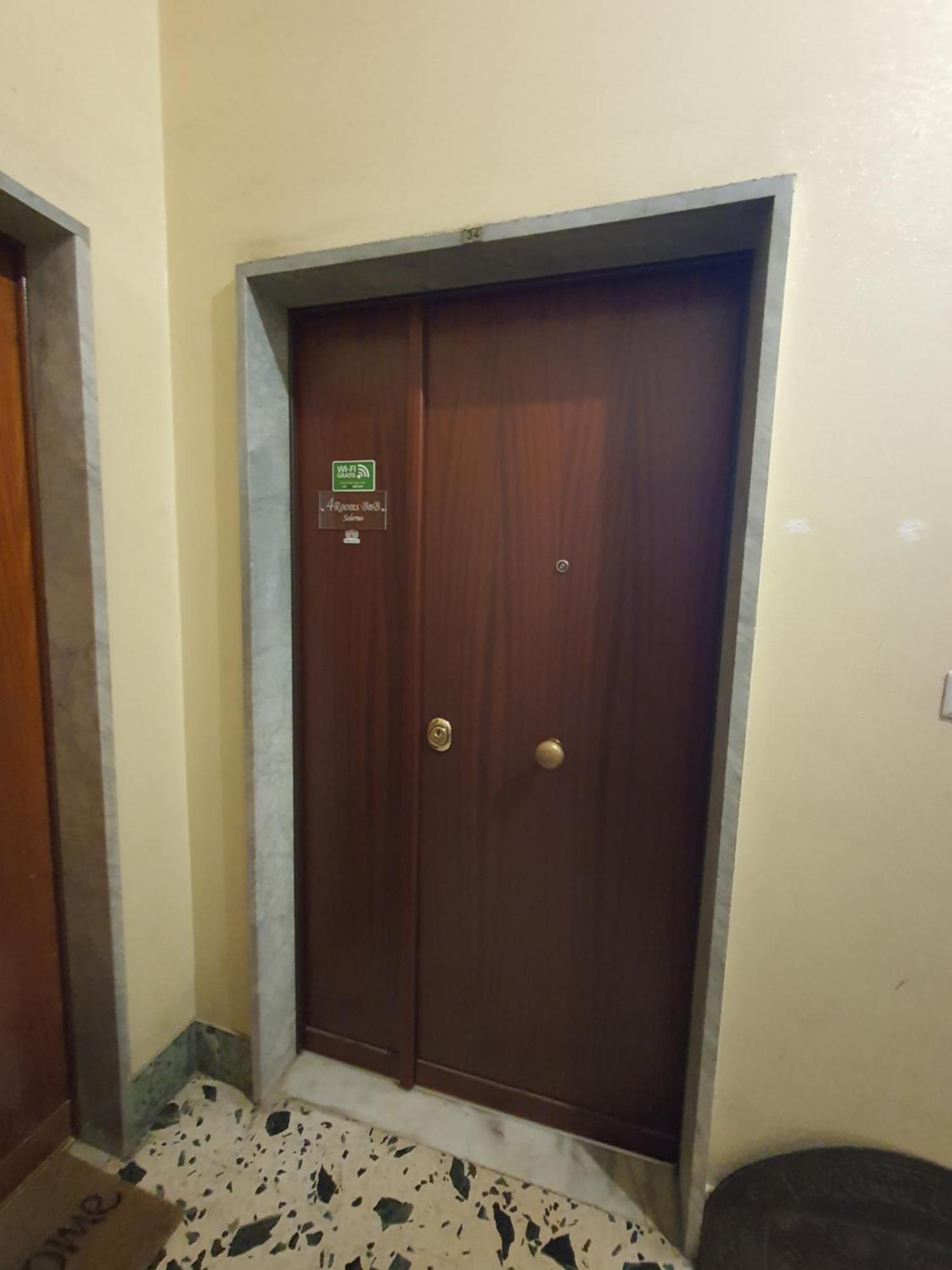 4Rooms Guest House Free Wi-Fi Salerno Ngoại thất bức ảnh