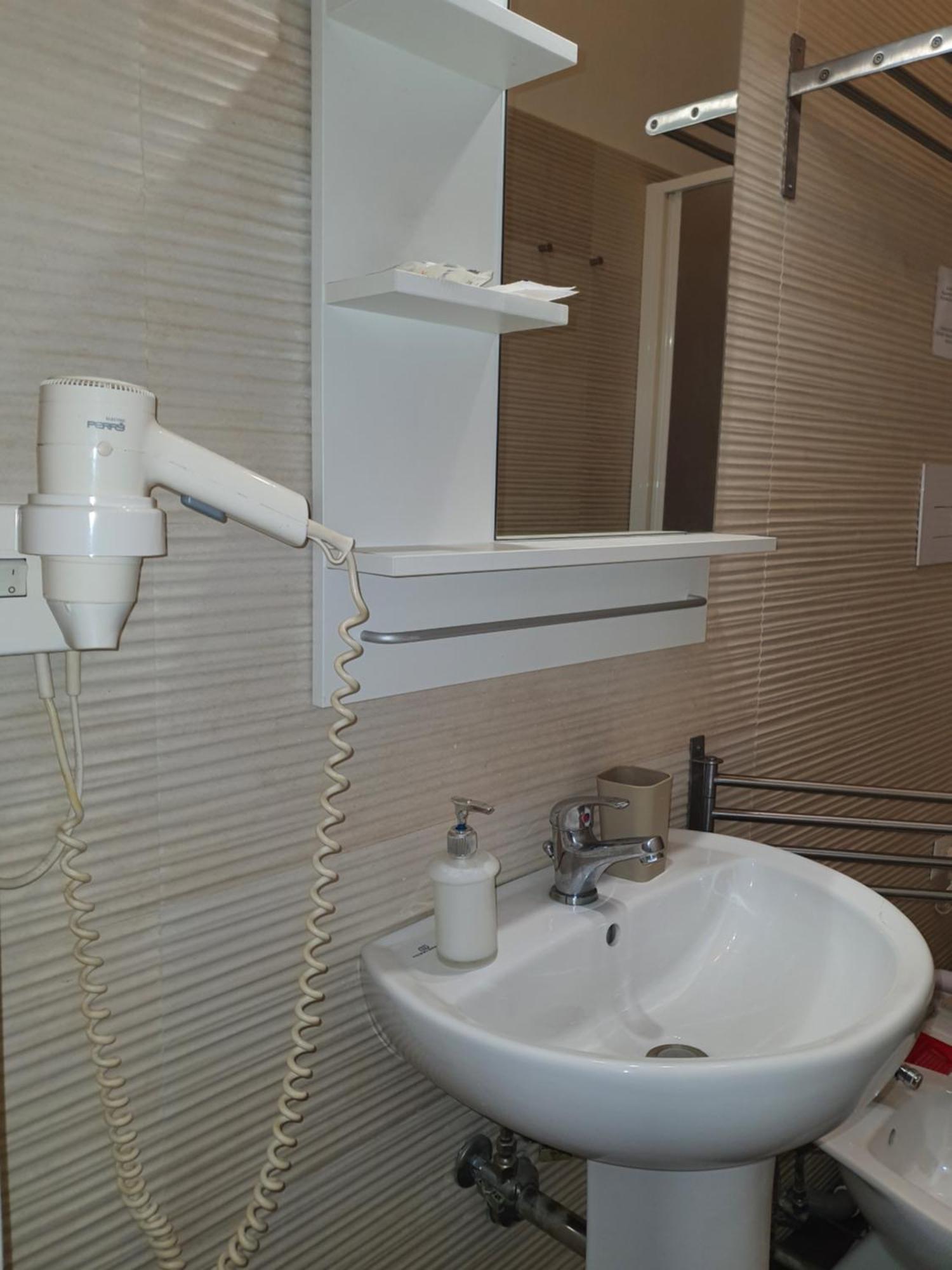 4Rooms Guest House Free Wi-Fi Salerno Ngoại thất bức ảnh