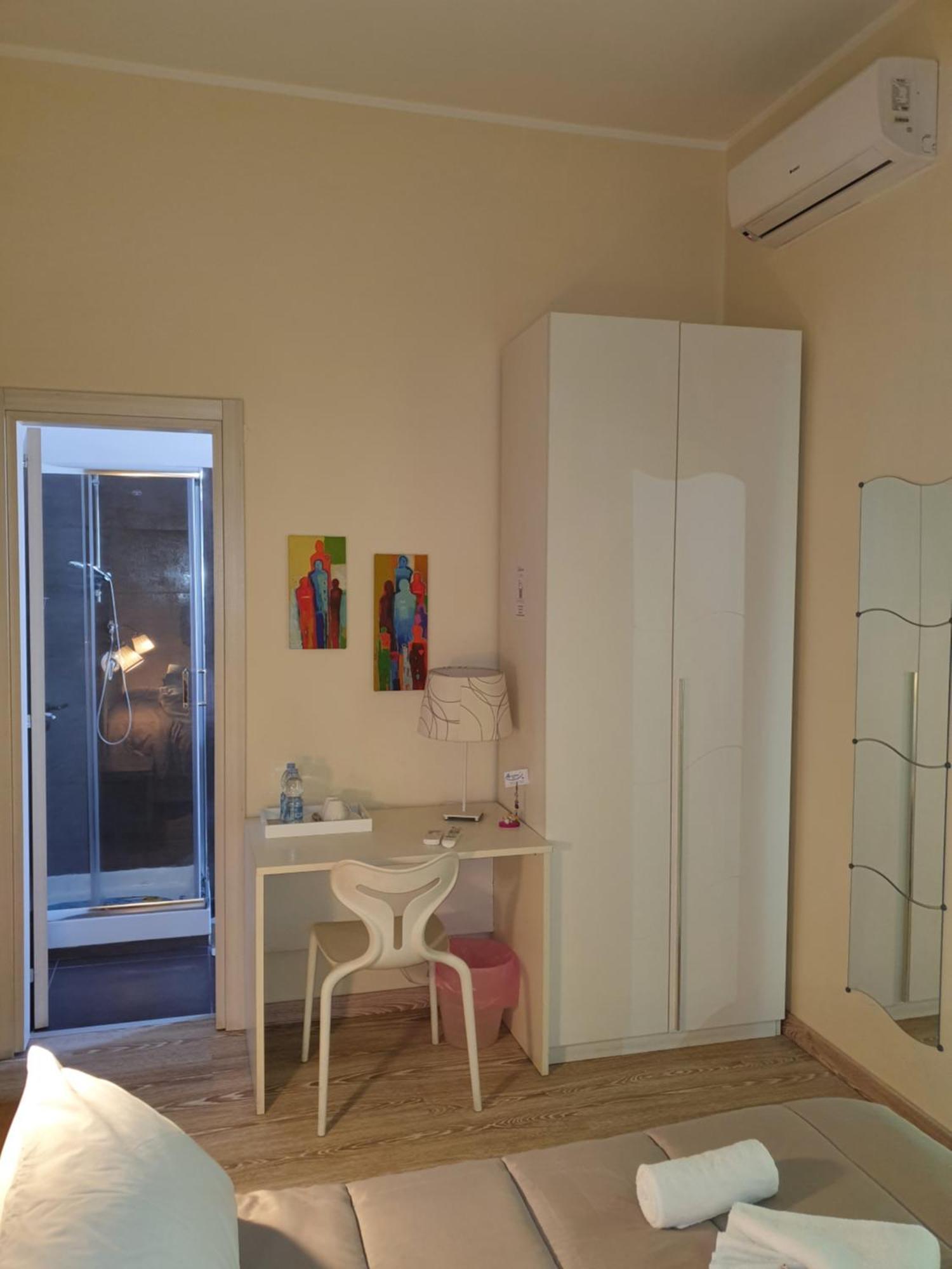 4Rooms Guest House Free Wi-Fi Salerno Ngoại thất bức ảnh