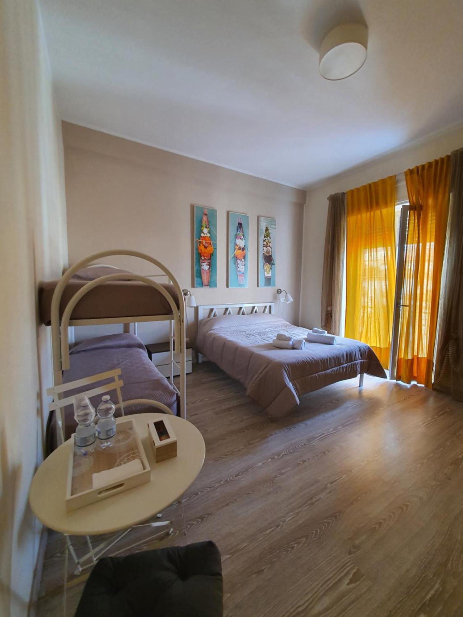 4Rooms Guest House Free Wi-Fi Salerno Ngoại thất bức ảnh